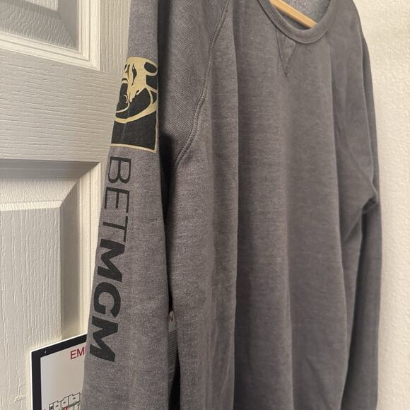 Marine Layer Crewneck Sweatshirt Mens L Grey BET MGM Logo Sleeve Soft Classic - Picture 2 of 5